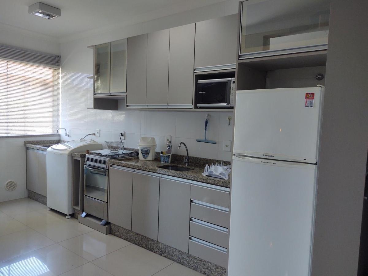 Bombinhas Centro, apartamento 02 dorm, ótima localização Extérieur photo