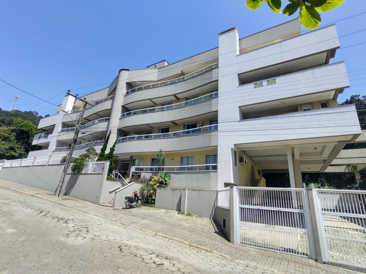 Bombinhas Centro, apartamento 02 dorm, ótima localização Extérieur photo